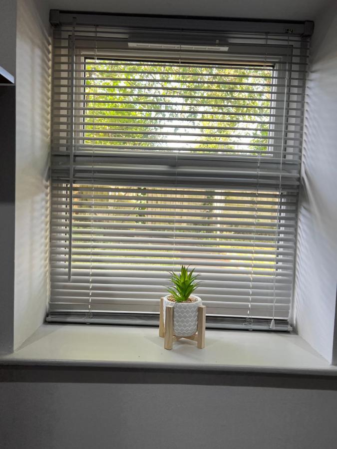 Stonebarn Lane One Bed * Halton